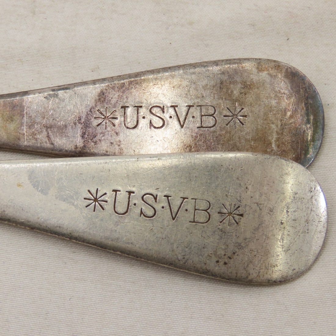 US Military Silverware in plastic tray - 16