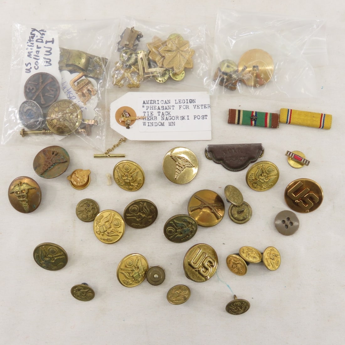 Vintage US Military Patches, Pins, Pouches & More - 10