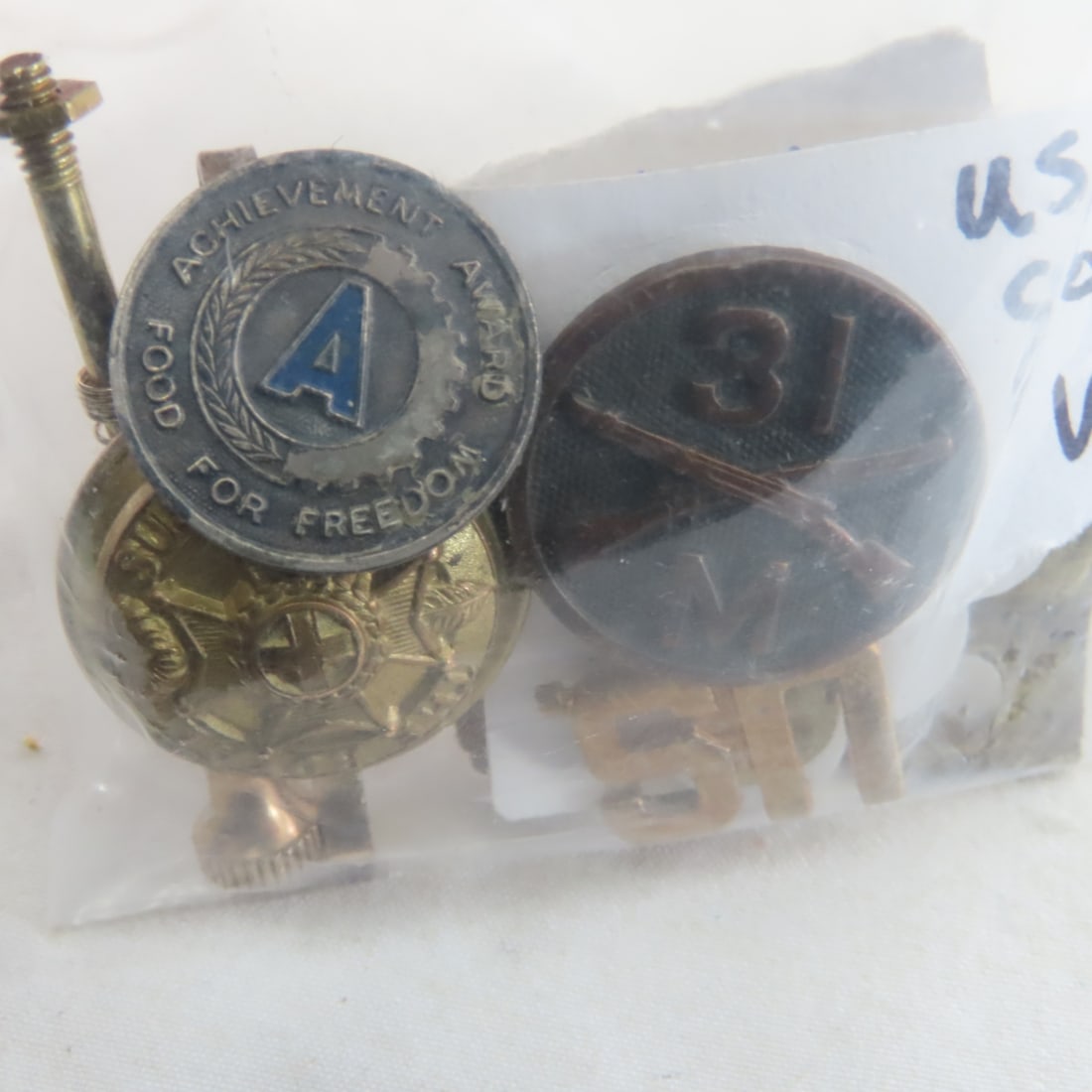 Vintage US Military Patches, Pins, Pouches & More - 11