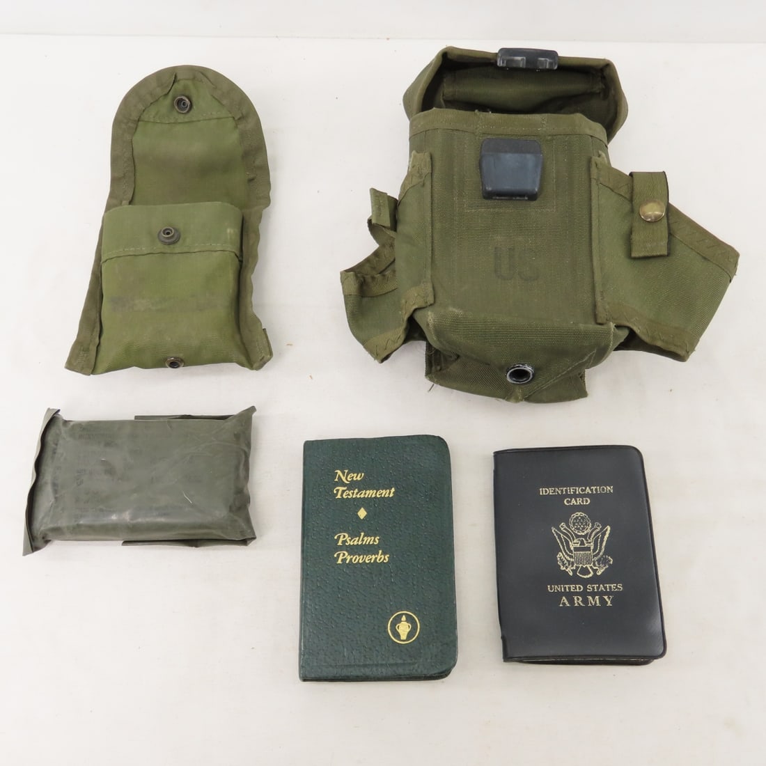 Vintage US Military Patches, Pins, Pouches & More - 15