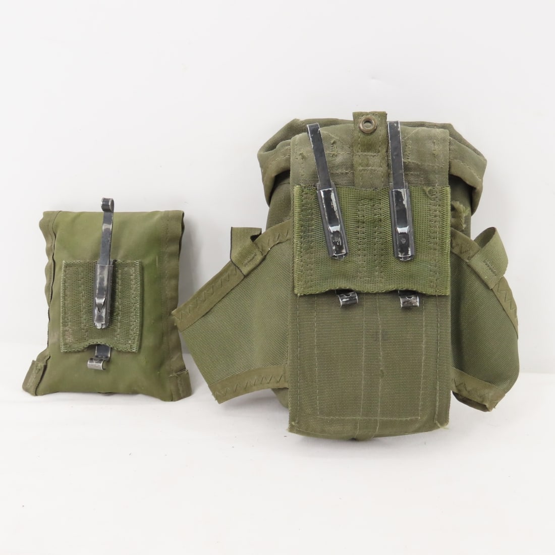 Vintage US Military Patches, Pins, Pouches & More - 16