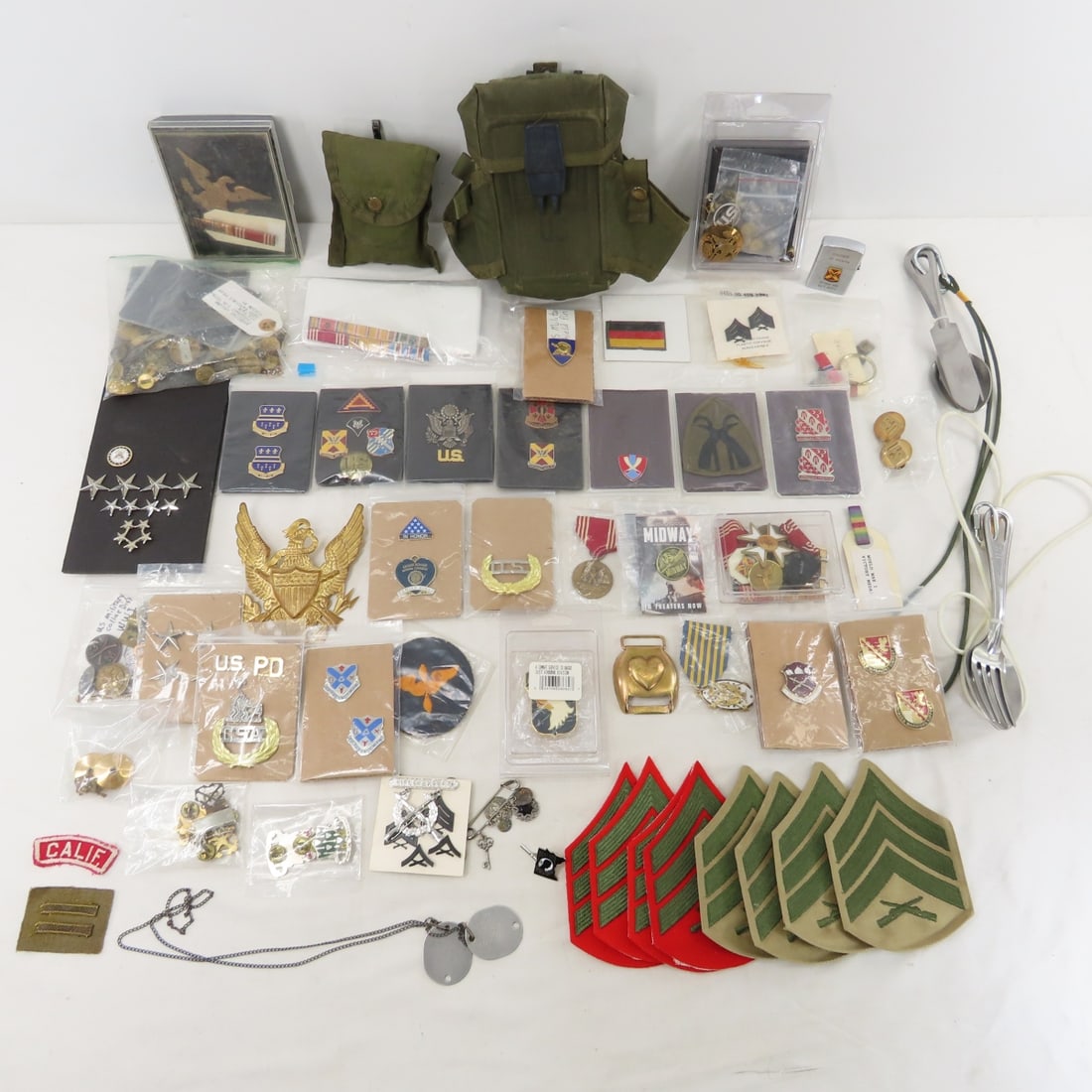 Vintage US Military Patches, Pins, Pouches & More (1 of 20)