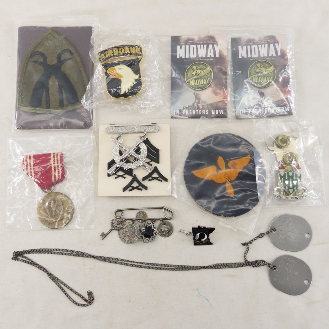Vintage US Military Patches, Pins, Pouches & More - 7