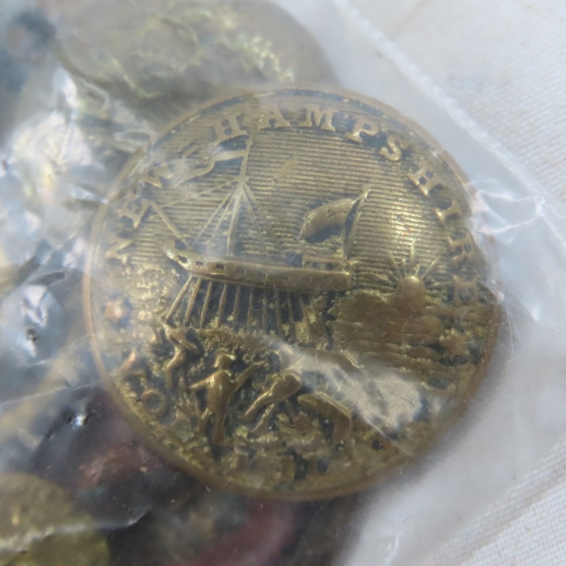 Collection of Vintage US Military Patches, Buttons - 13