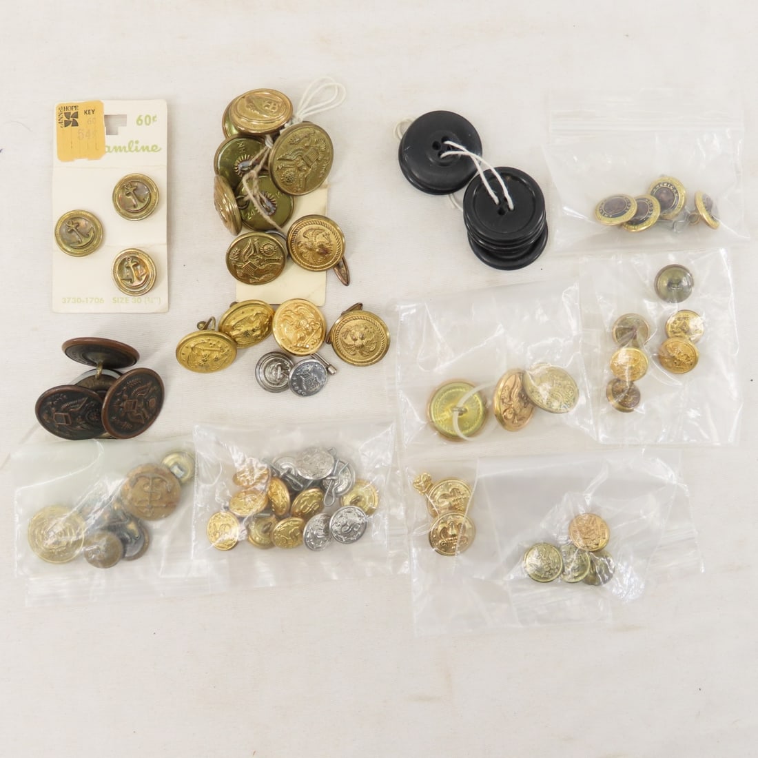 Collection of Vintage US Military Patches, Buttons - 15