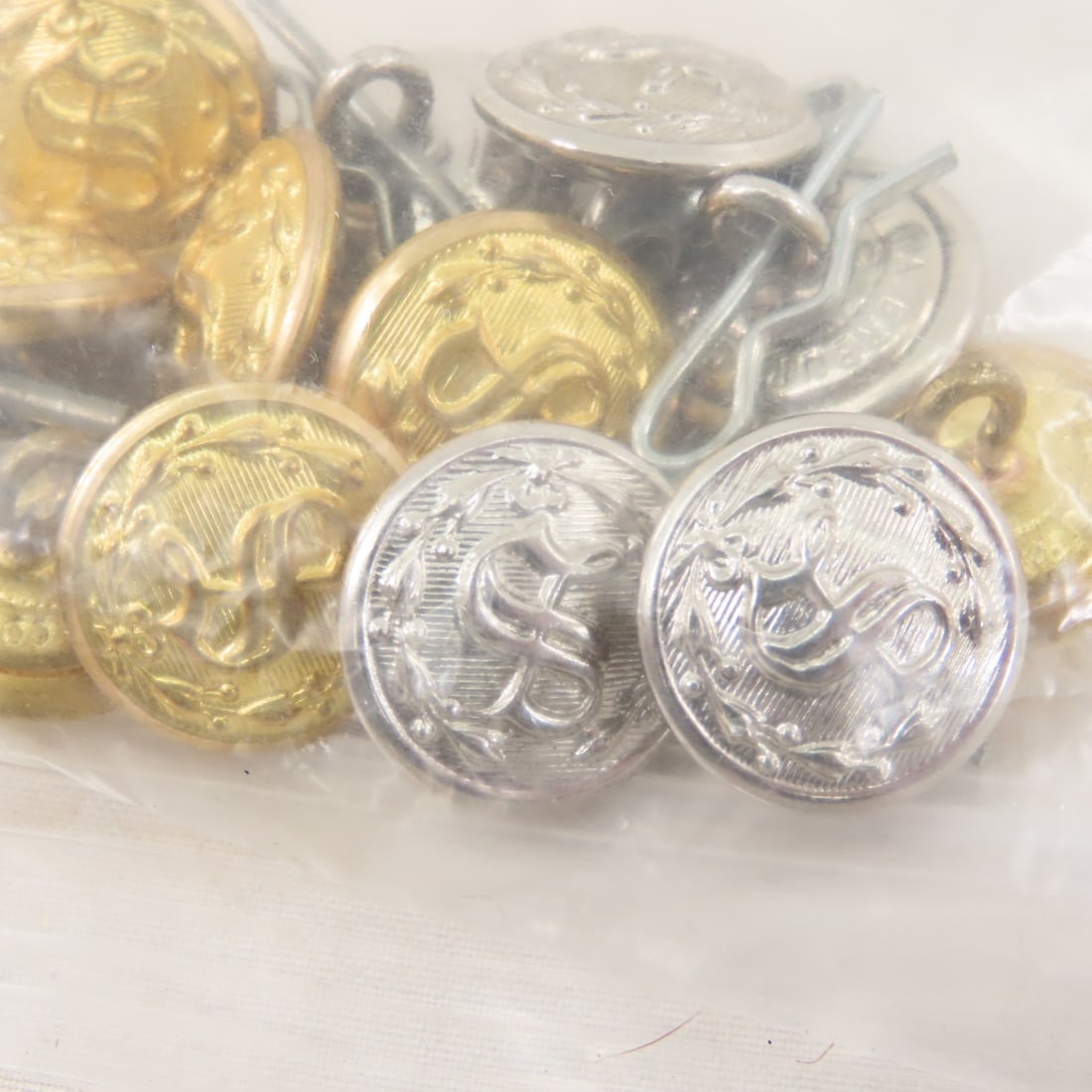 Collection of Vintage US Military Patches, Buttons - 16