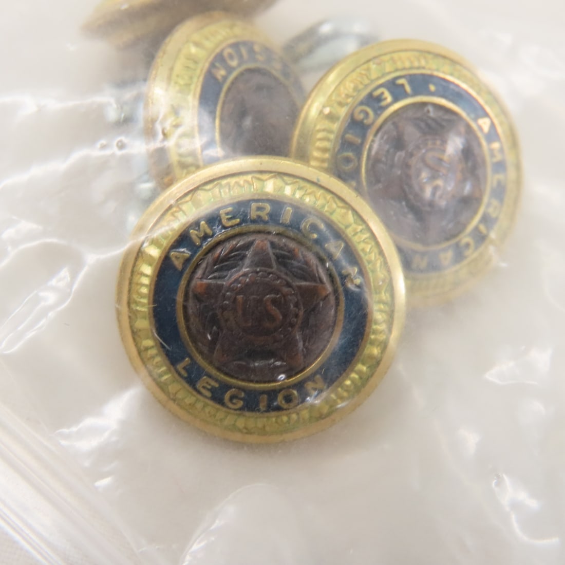 Collection of Vintage US Military Patches, Buttons - 18