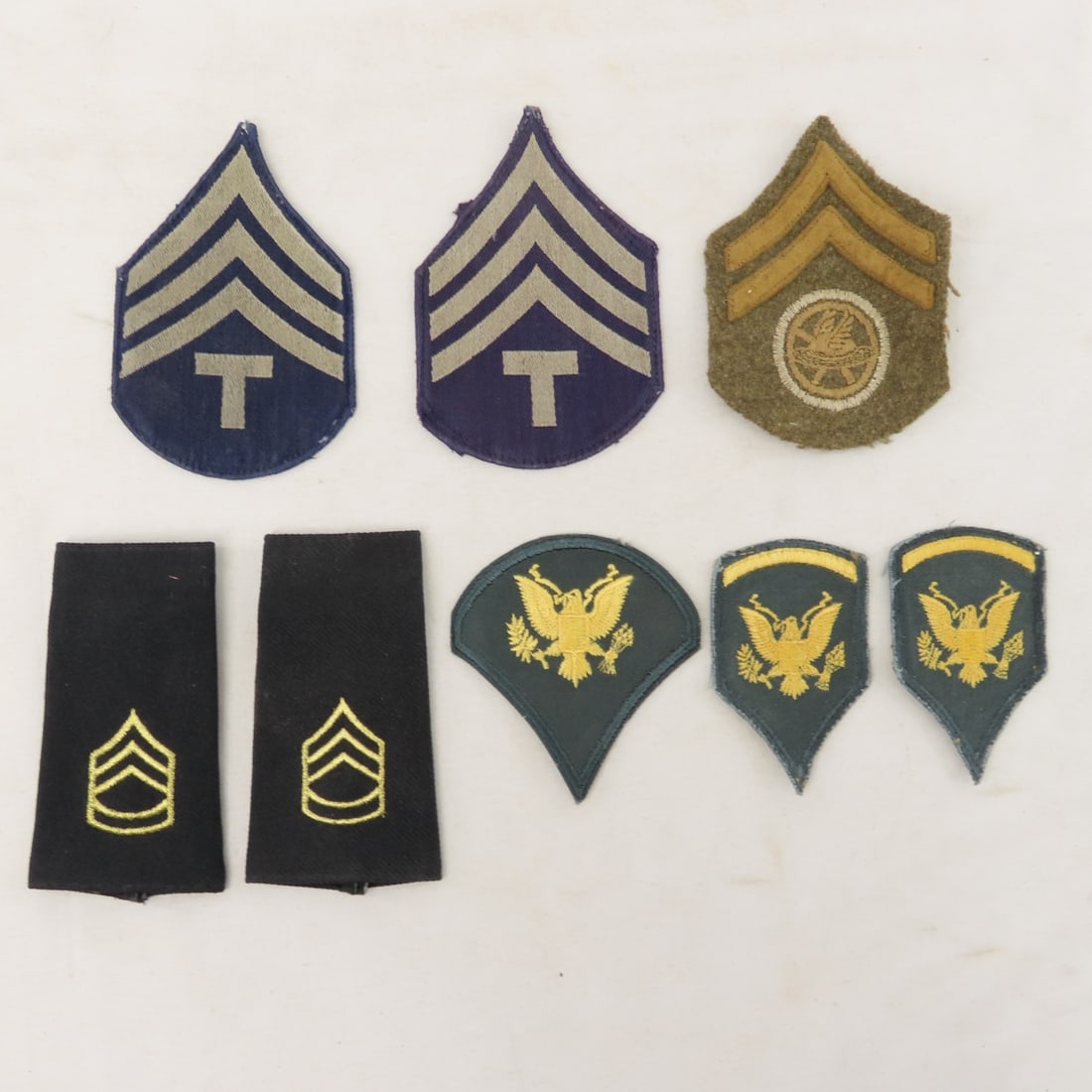 Collection of Vintage US Military Patches, Buttons - 6