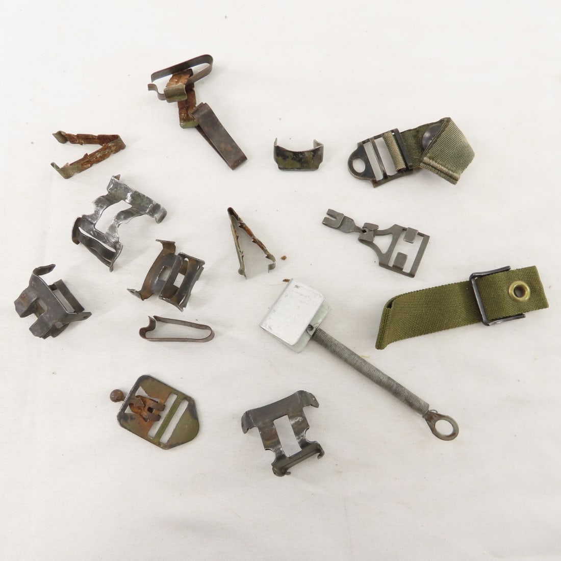 Vintage & Modern US military helmet liners, straps - 10