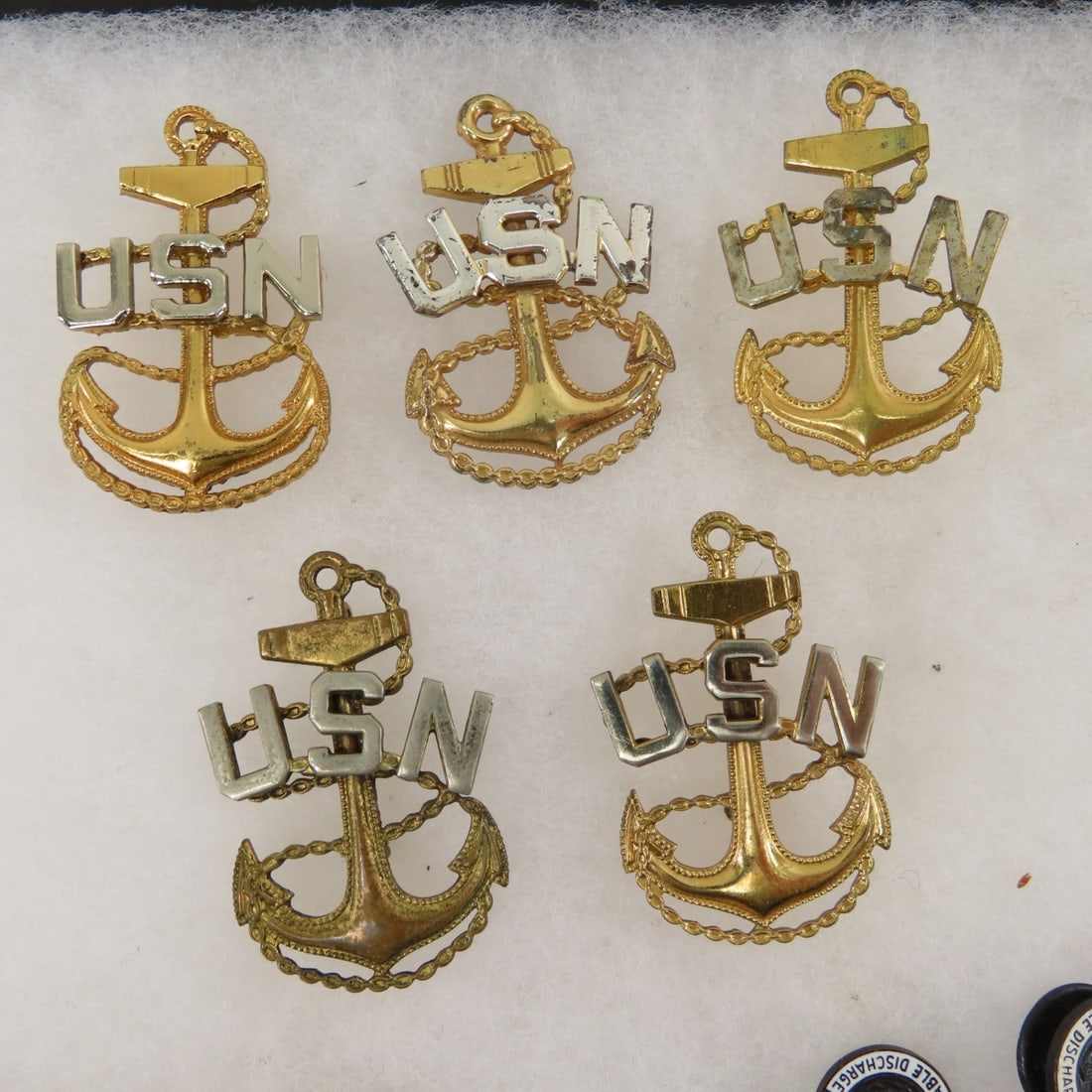 US Navy Insignia & Medals in Riker case - 4