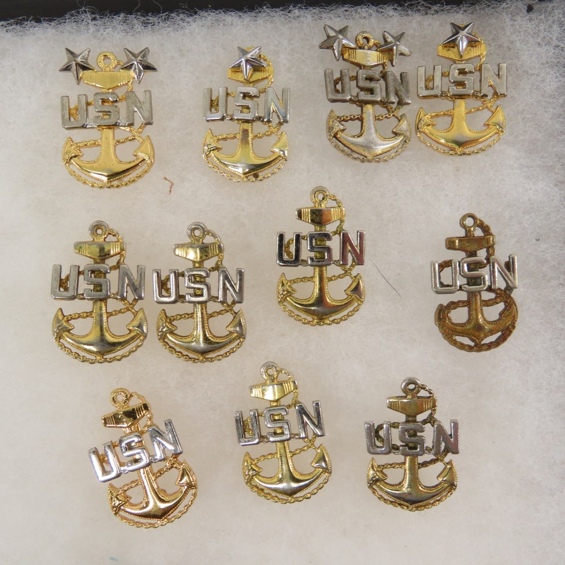 US Navy Insignia & Medals in Riker case - 5