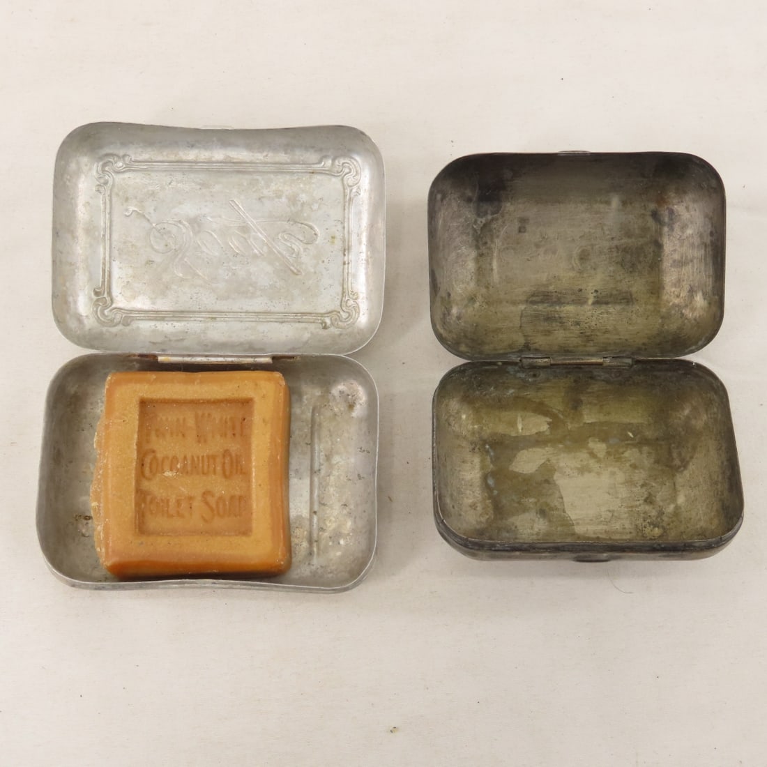 WWII US Military Toiletries, sewing kits, razors - 12