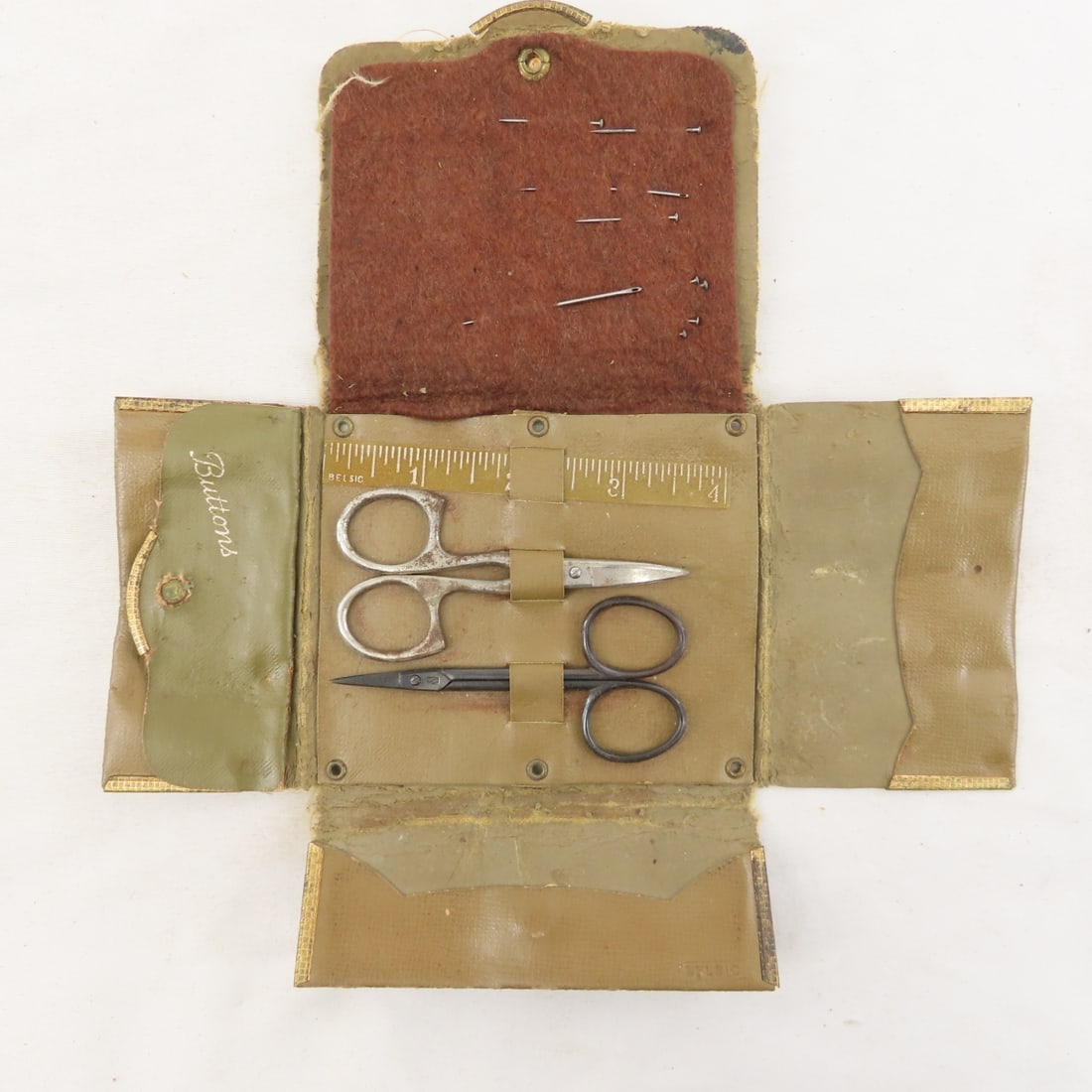 WWII US Military Toiletries, sewing kits, razors - 17