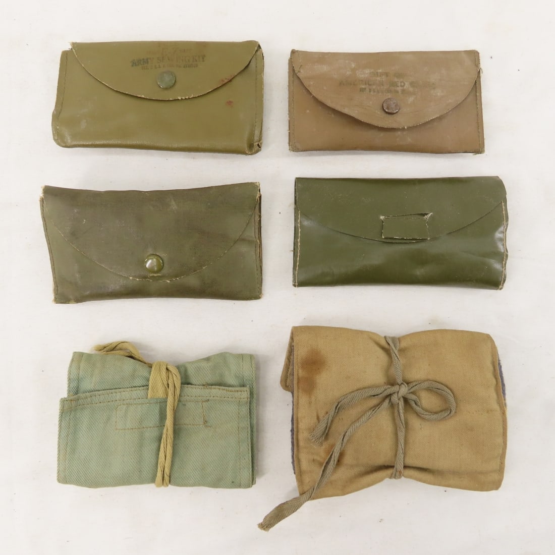 WWII US Military Toiletries, sewing kits, razors - 19