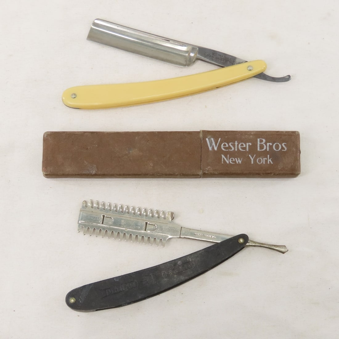 WWII US Military Toiletries, sewing kits, razors - 2