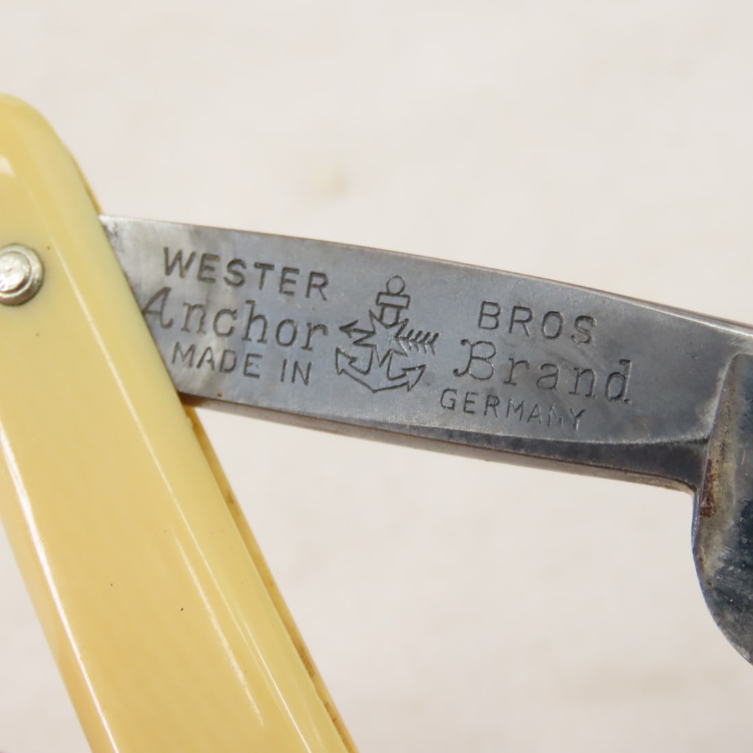 WWII US Military Toiletries, sewing kits, razors - 4