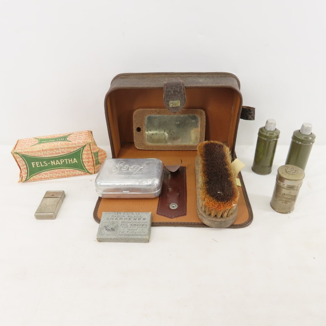 WWII US Military Toiletries, sewing kits, razors - 7