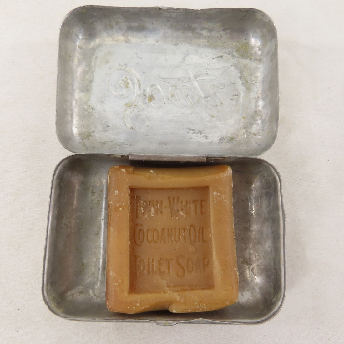 WWII US Military Toiletries, sewing kits, razors - 8