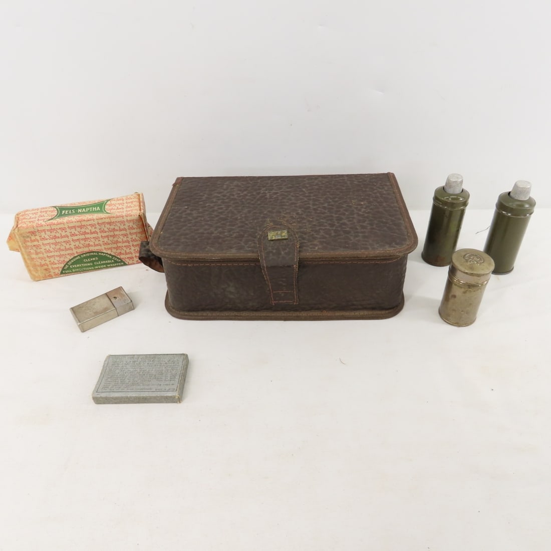 WWII US Military Toiletries, sewing kits, razors - 9
