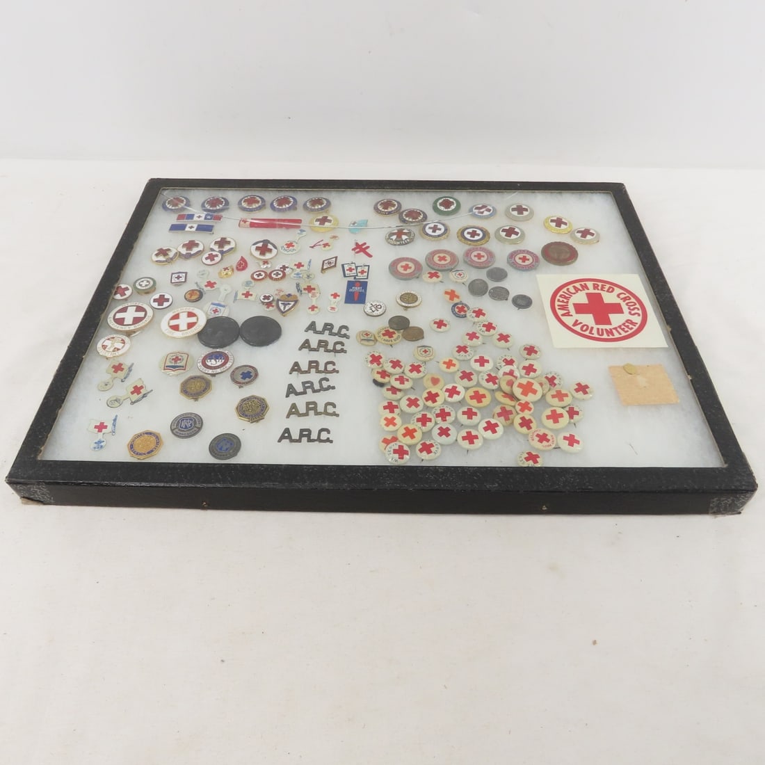 Collection of Red Cross Pins & badges - 15