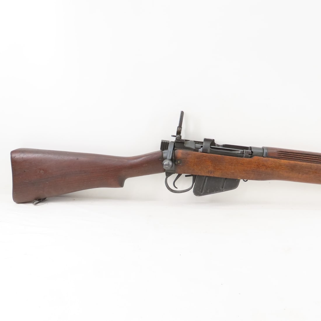 Enfield No4 Mk I* .303 Rifle, Mattock & Bayonets - 3