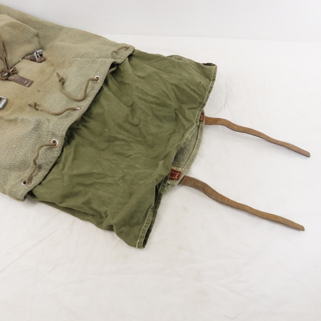 1960s Swiss Army Salt & Pepper Backpack - 3