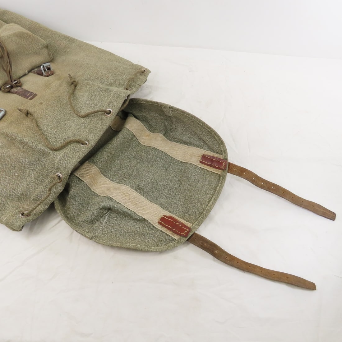 1960s Swiss Army Salt & Pepper Backpack - 4