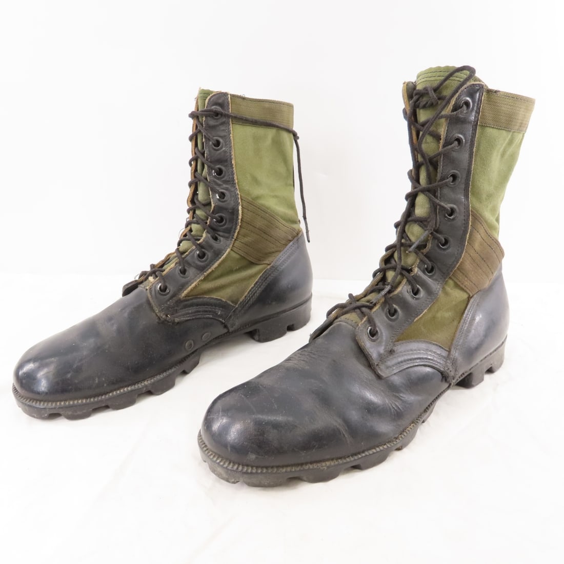US Army Spats & Vietnam Combat Boots - 4