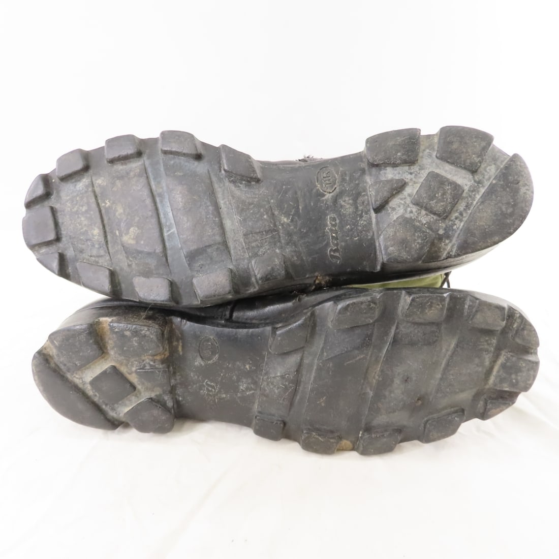 US Army Spats & Vietnam Combat Boots - 6