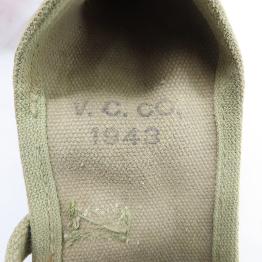 6 WWII US Military pick-mattock covers & 1 pickaxe - 10