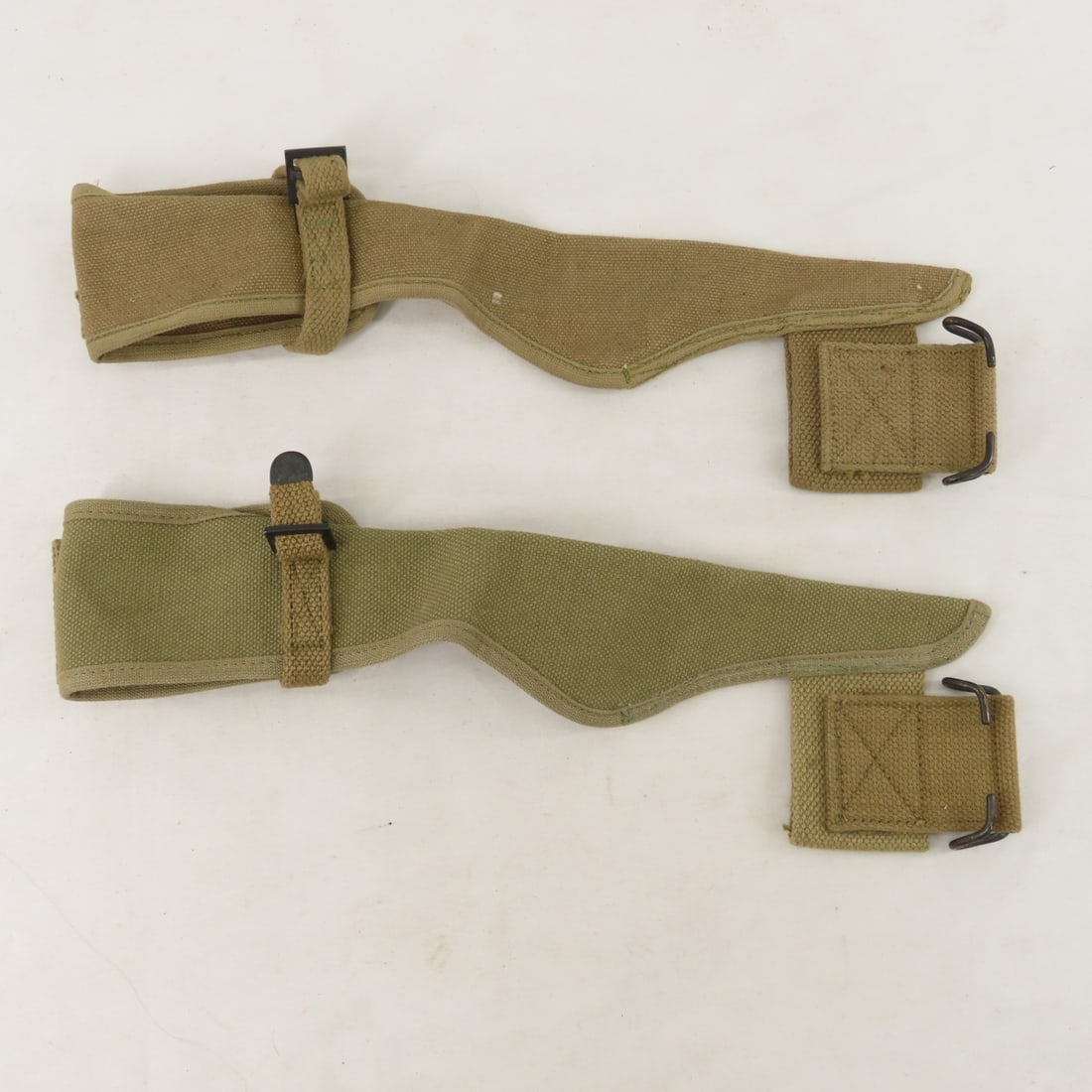 6 WWII US Military pick-mattock covers & 1 pickaxe - 14