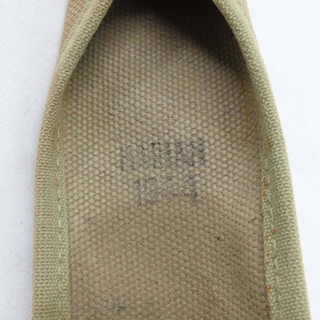 7 WWII US Military pick-mattock covers & 1 pickaxe - 10