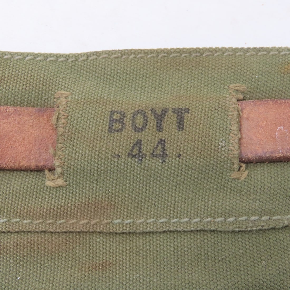 7 WWII US Military pick-mattock covers & 1 pickaxe - 18