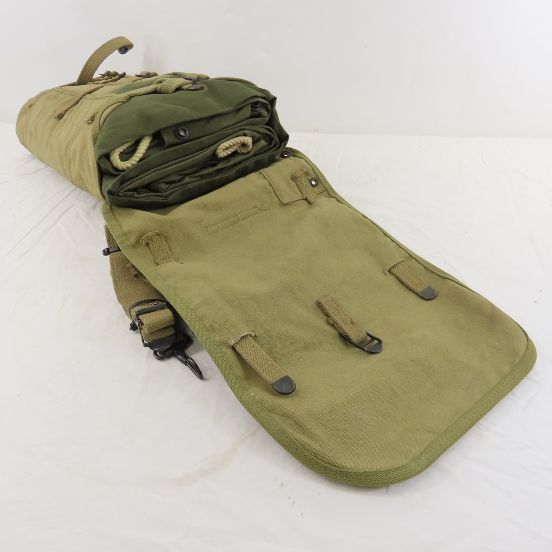 WWII US Army M1943 Shovel, Tent Pack & Bug Net - 4