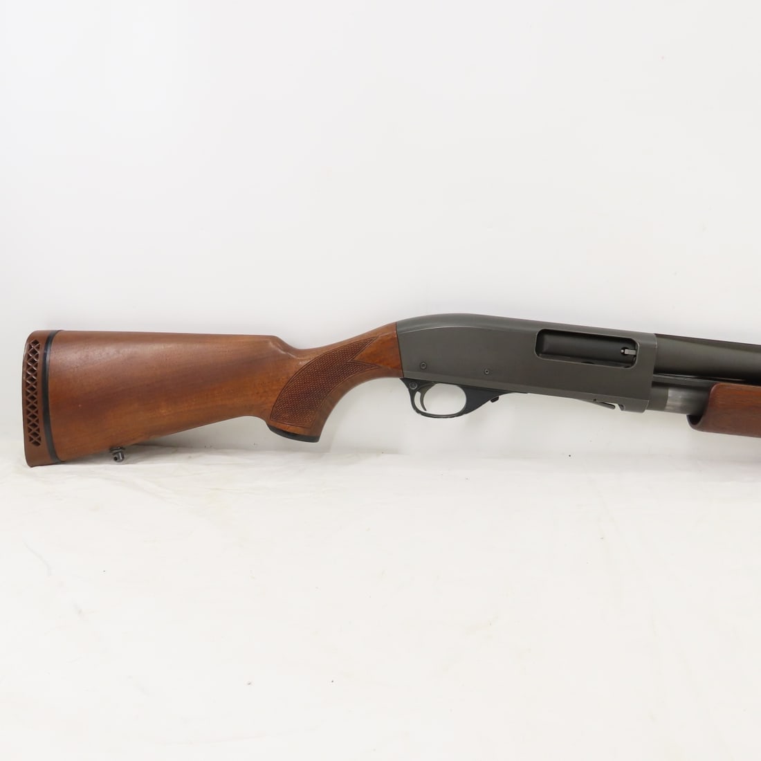 Smith & Wesson Model 3000 Waterfowler 12GA Shotgun - 2