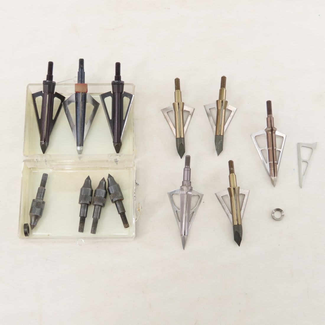 Broadheads, Schrade Walden Knife & 3 Pocket Knives - 15