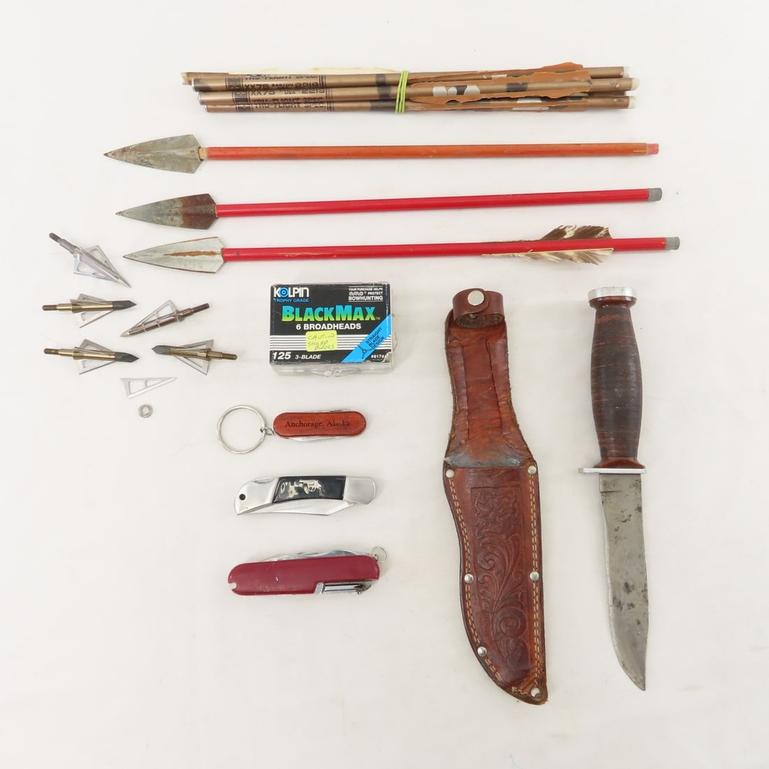 Broadheads, Schrade Walden Knife & 3 Pocket Knives (1 of 18)