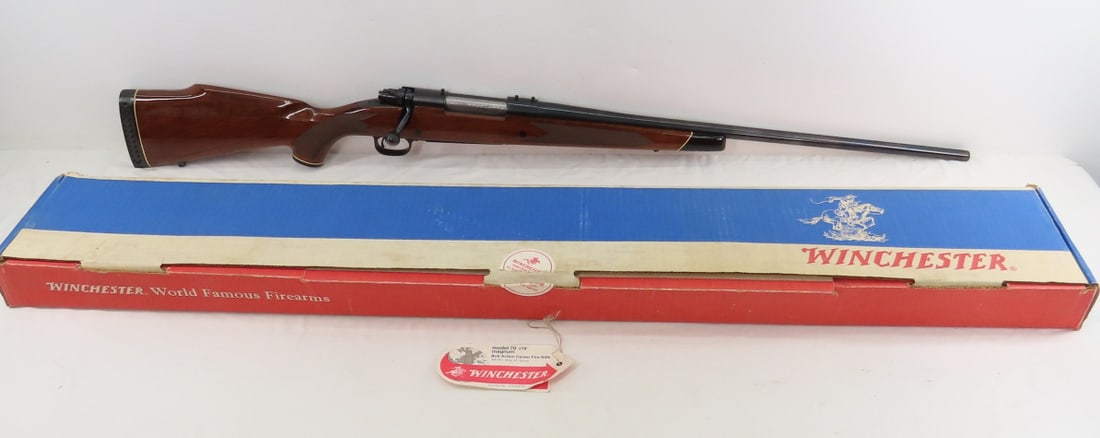 Winchester Model 70 XTR .300 WIN Magnum Rifle: Winchester Model 70 XTR .300 WIN Magnum Rifle - SN# G1495478, 24" barrel, drilled for front sight and scope mounts on receiver. bolt action, checkered wood pistol grip stock with raised cheek comb and