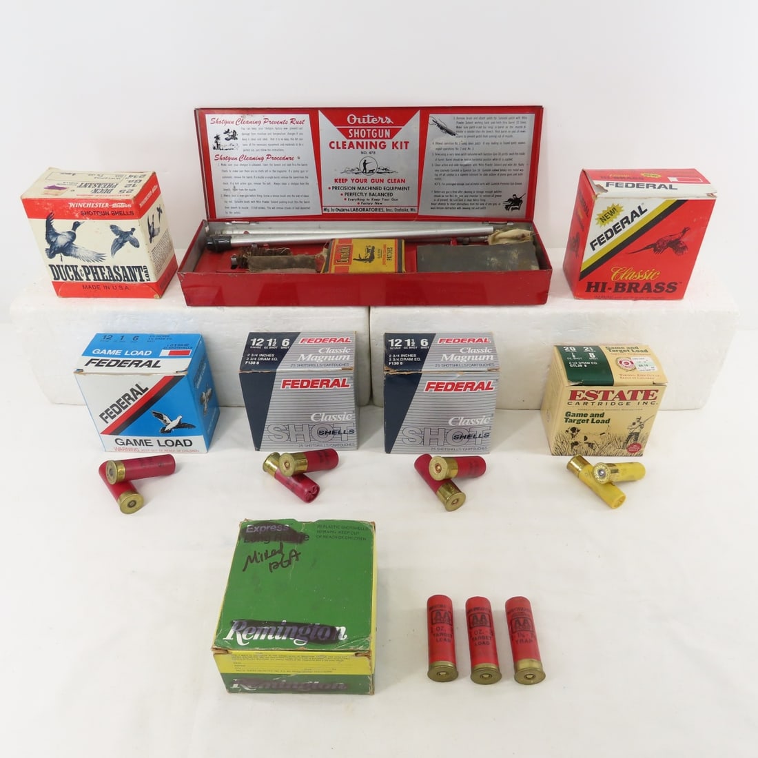 170 Mixed 12 & 20 GA Shot Shells and Cleaning kit: 170 Mixed 12 & 20 GA Shot Shells and Cleaning kit - 1) 25 rds 20GA Estate Cartridge 2 3/4", 7/8oz, 8 shot. 2) 25 rds Winchester Western 12 GA 2 3/4", 1 1/4 oz, 4 shot, 3) 25 rds Federal 12 GA