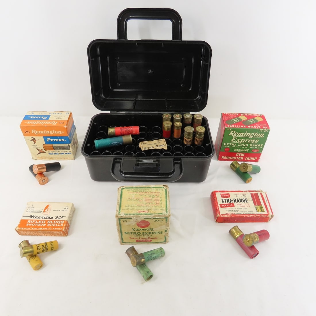 70+ Rounds Mixed 12 & 20 GA Cartridges & Case: 70+ Rounds Mixed 12 & 20 GA Cartridges & Case - 1) 25 rds vintage Remington peters DP12-6 12GA, 2) 25 rds vintage Remington Kleanbore Nitro Express 20 GA, 3) 10 rds Remington Express 12 GA, 4) 4