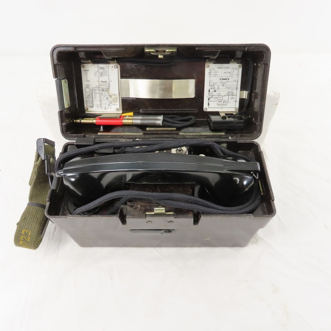 2 German Feldfernsprecher OB/ZB Field Telephones - 12