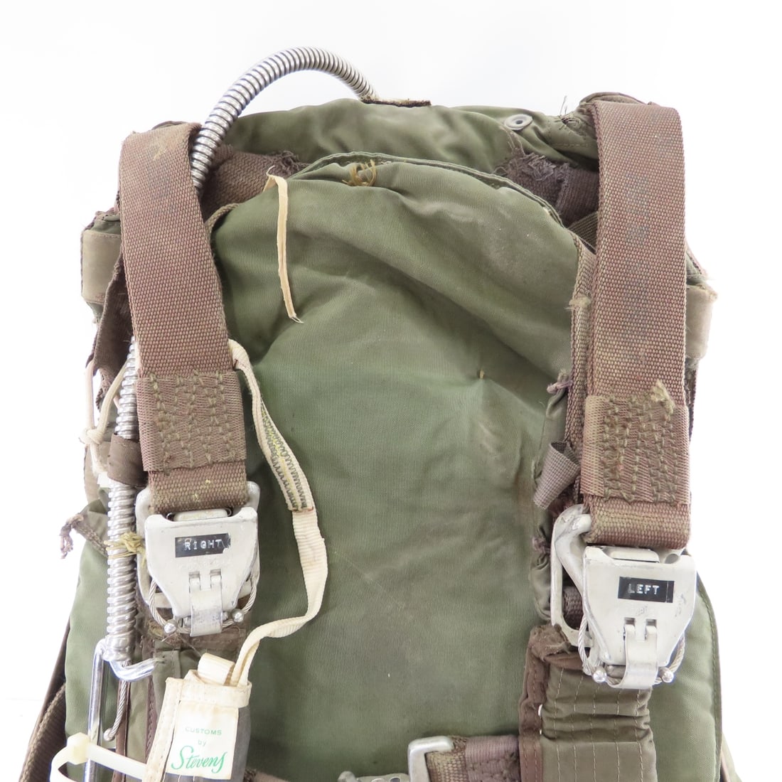 US Military Parachute Harness & Pack - 3