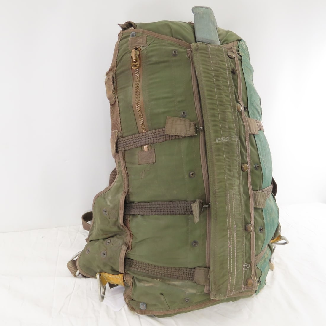 US Military Parachute Harness & Pack - 7