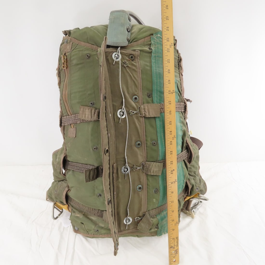 US Military Parachute Harness & Pack - 8