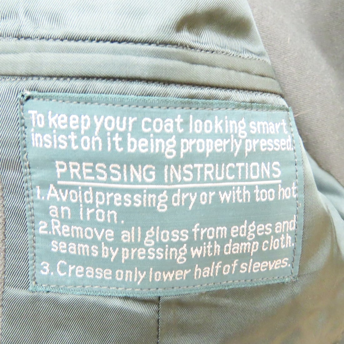 4 US Army Dress jackets with Insignia & More - 11