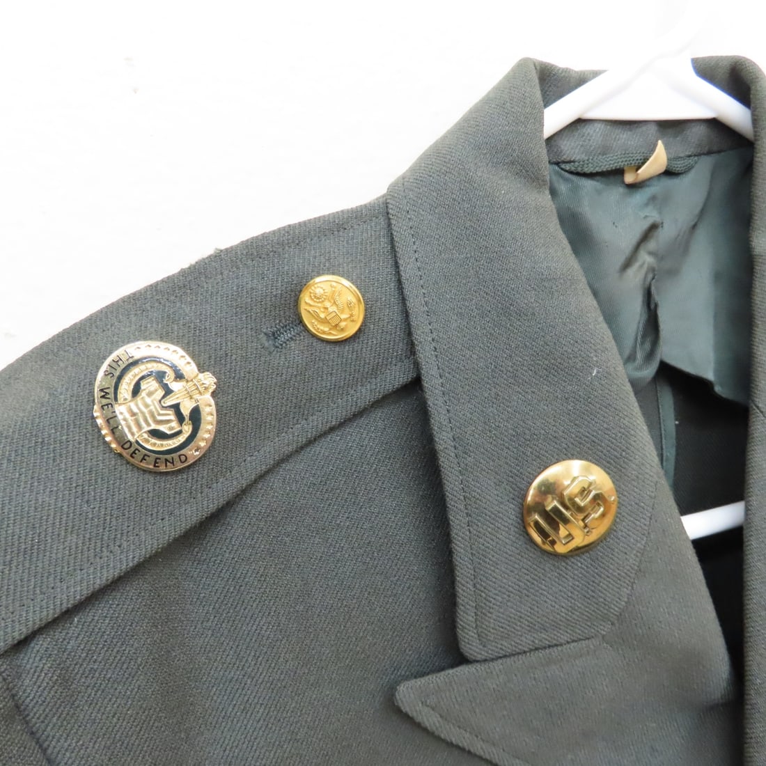 4 US Army Dress jackets with Insignia & More - 14