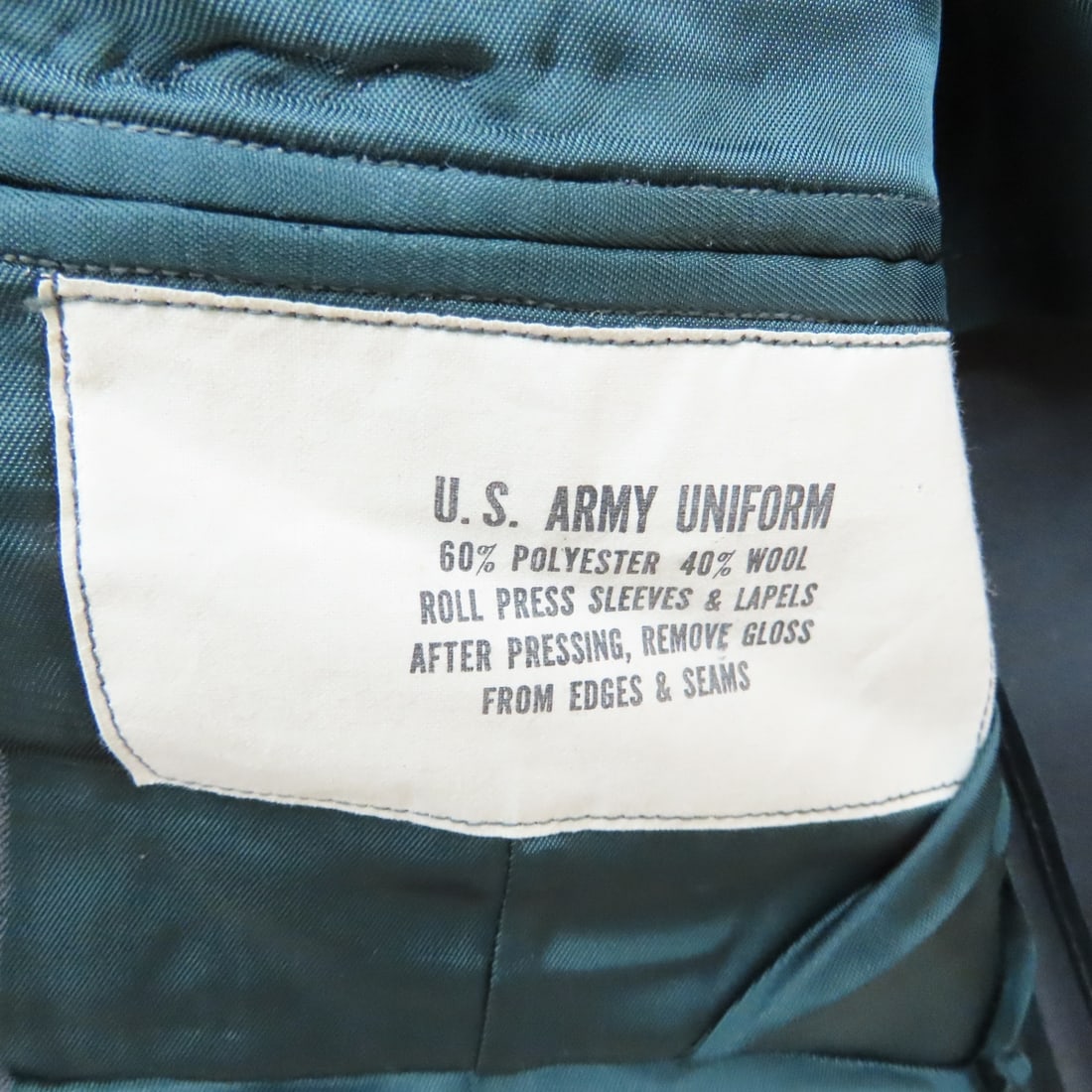 4 US Army Dress jackets with Insignia & More - 20