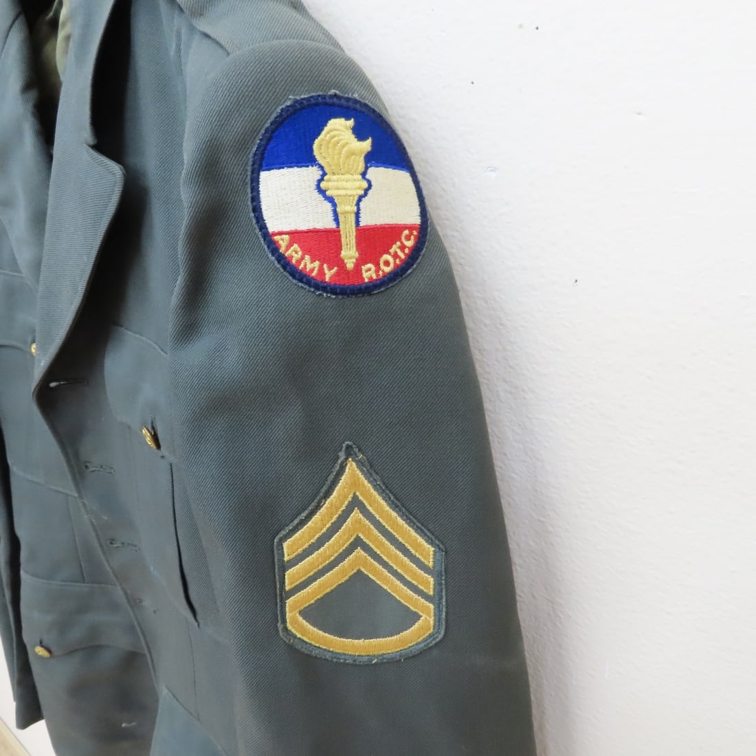 4 US Army Dress jackets with Insignia & More - 3