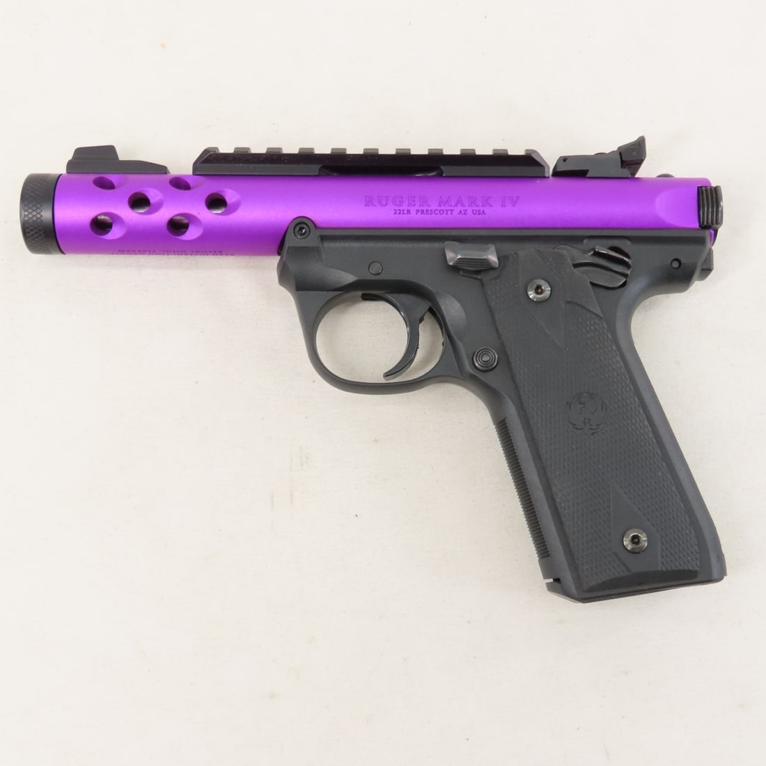 Ruger Mark IV Lite 22/45 .22 Pistol Model 43915 - 3