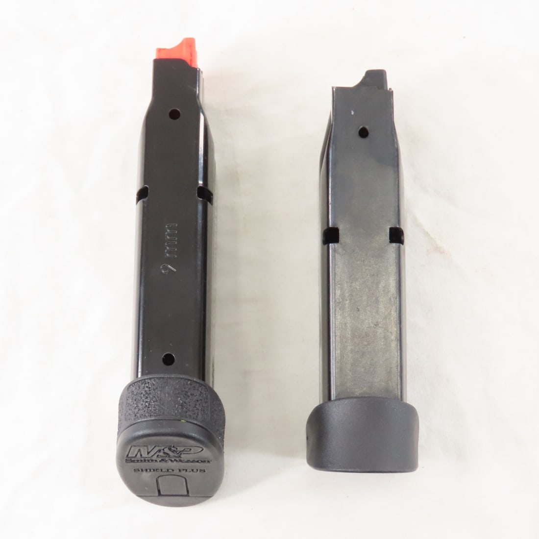 4 Smith & Wesson 9mm magazines - 10